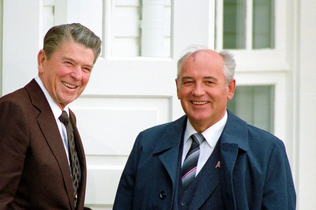 Mikhail Gorbachev and Ronald Reagan Image White House